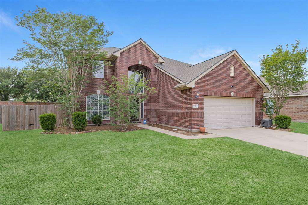 View of front of home.