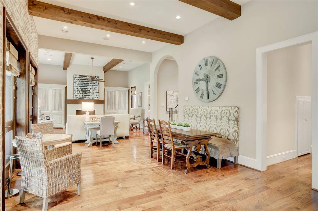 Roomy breakfast room looking to the family room