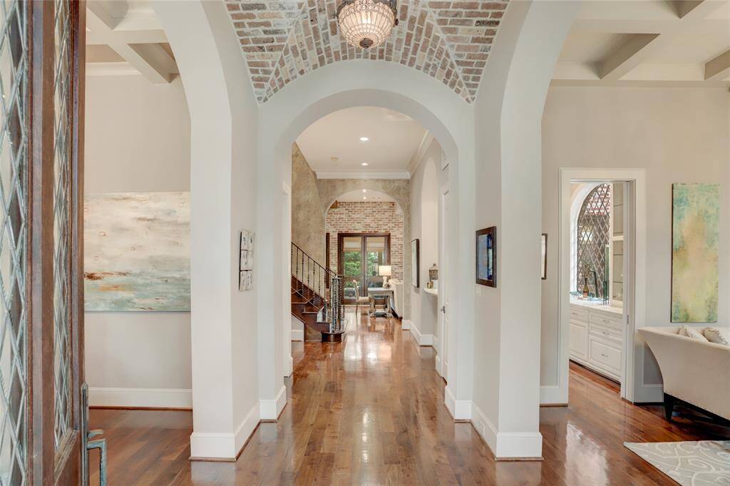 Stunning brick celling in the entry is pure elegance.