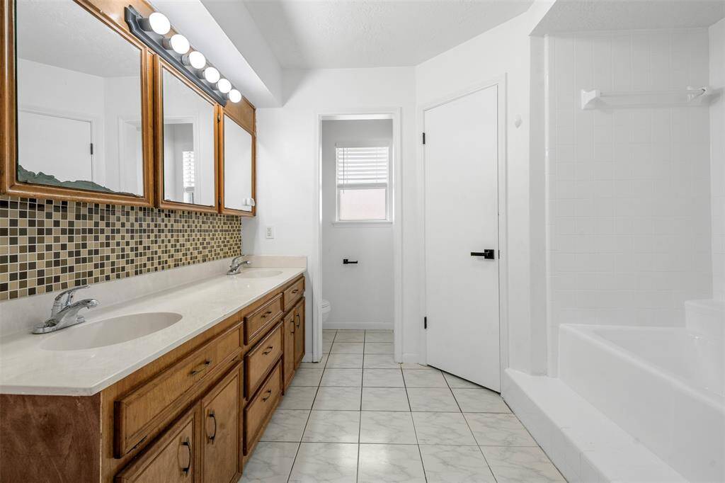 Primary bath with double vanity