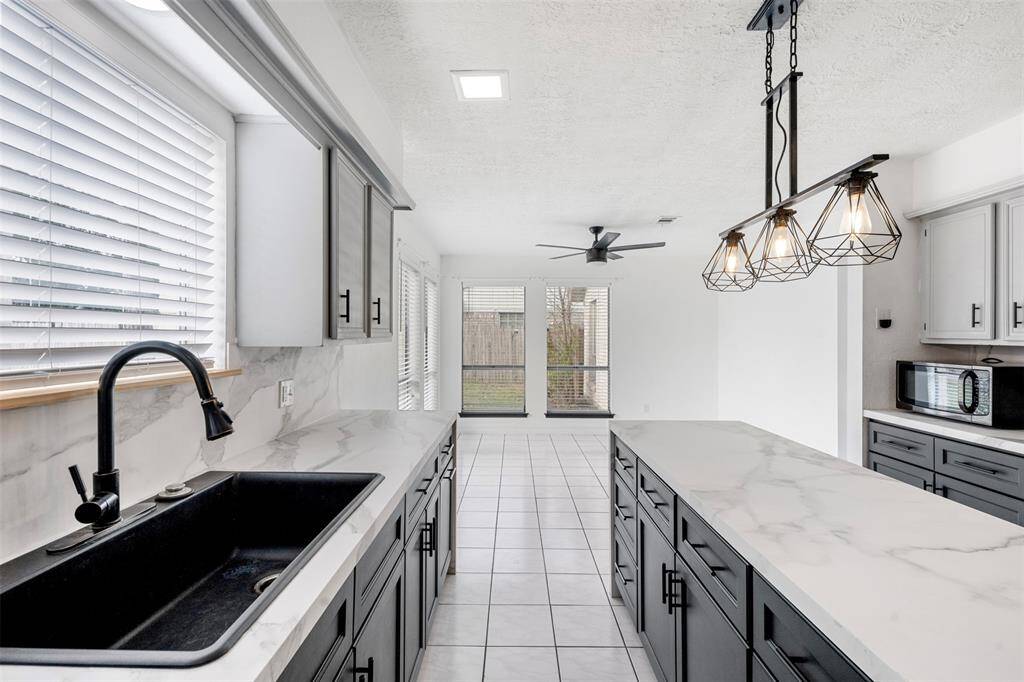 Big farmhouse sink
