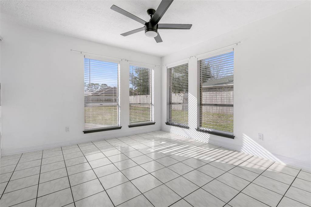 Breakfast room adjacent to kitchen