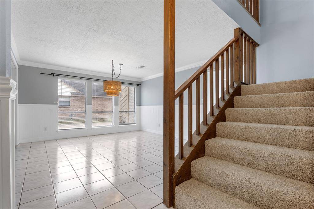 Entryway view
