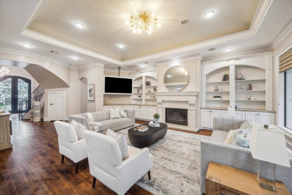 Welcome to 3822 Drummond Street located in the Braes Heights Subdivision.