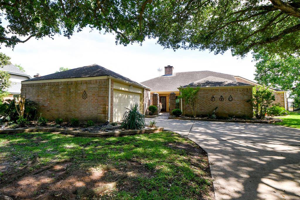 Beautiful brick home in Quail Valley Thunderbird