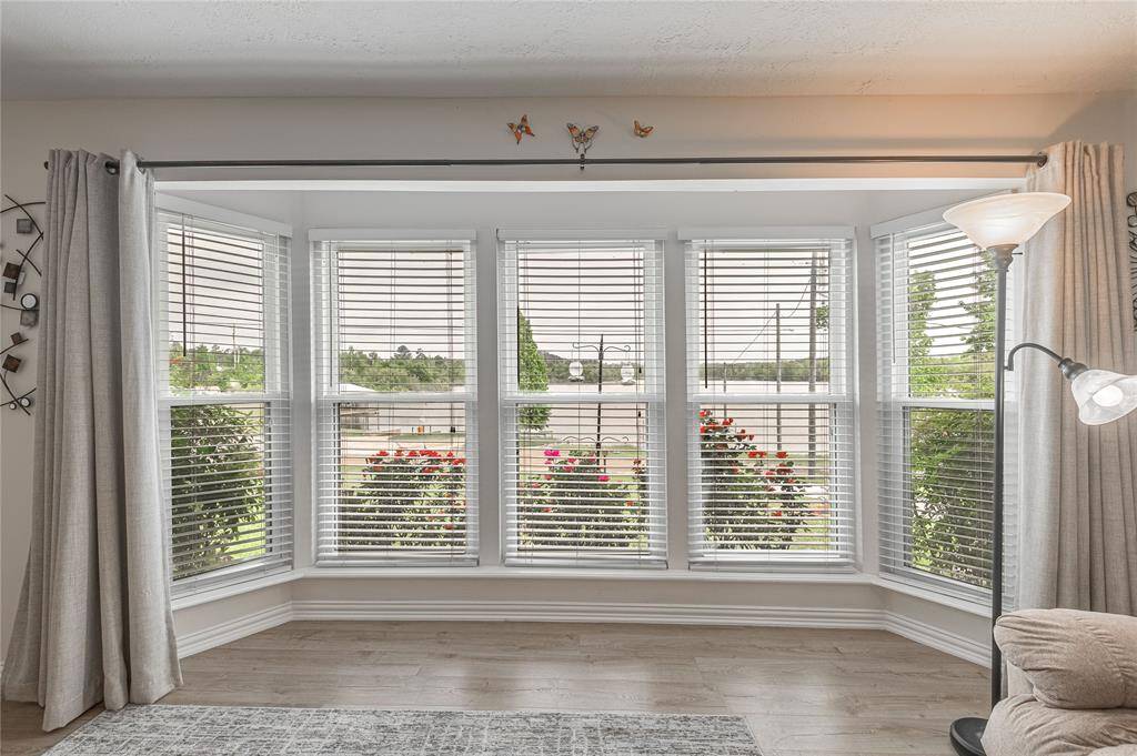 Bay Window in Living area to enjoy the view of the lake