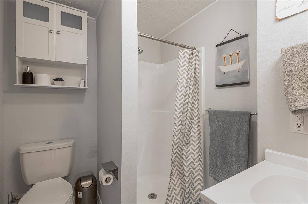 2nd bath located in the garage