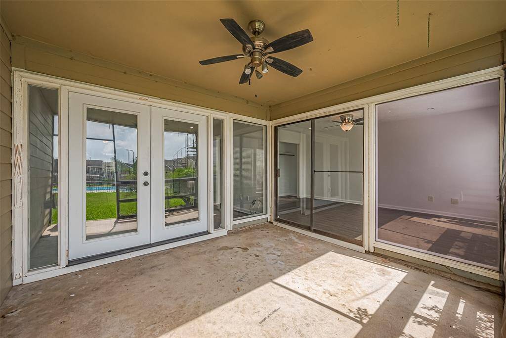 Patio doors going onto patio