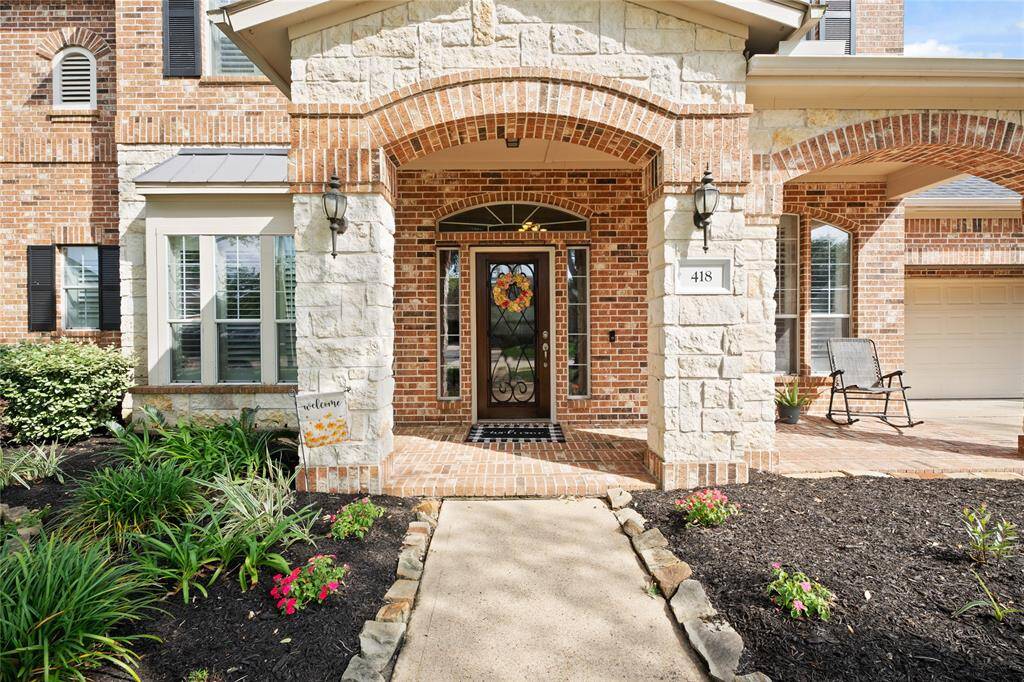 Front Full Covered Porch for rocking chairs