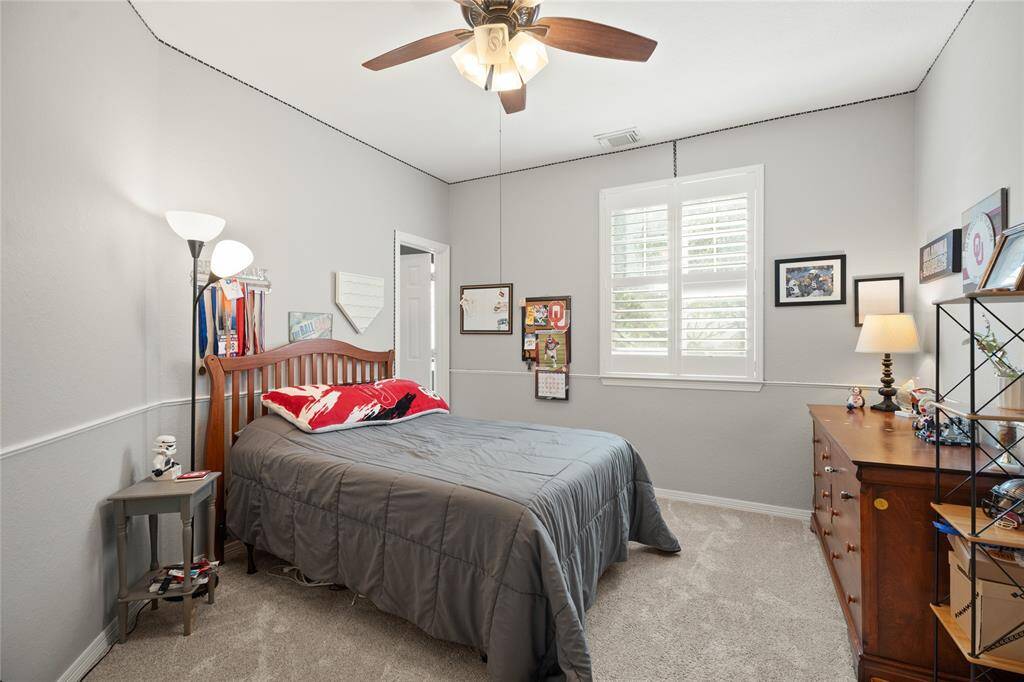 Secondary bedroom