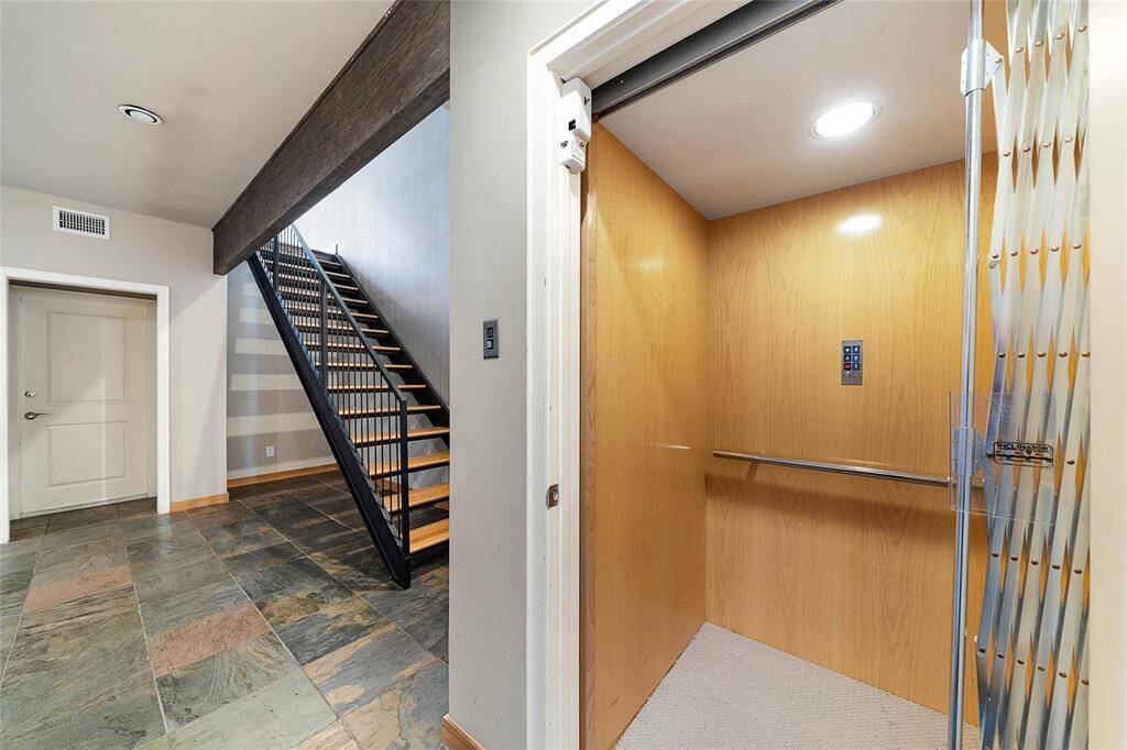 Elevator for all 3 Levels