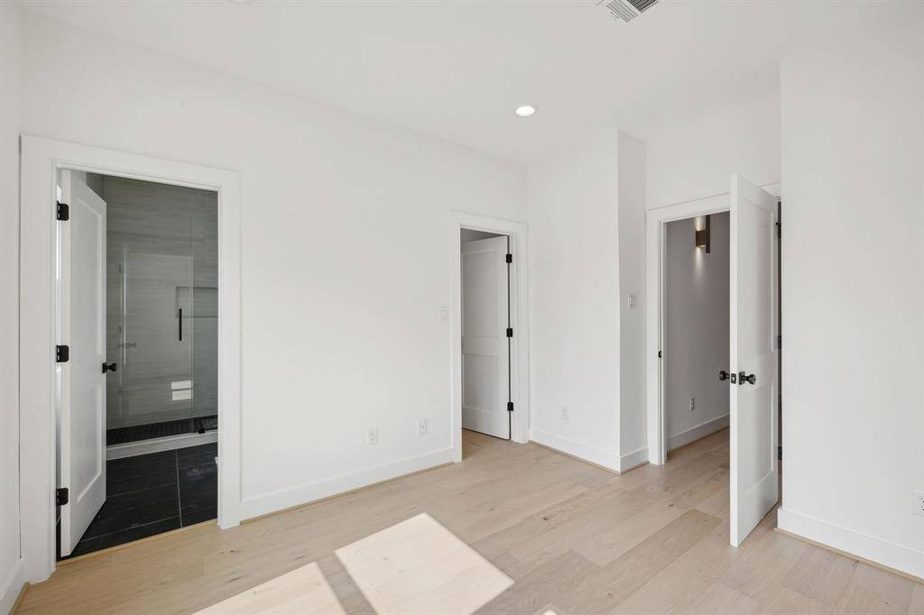 Another viewpoint of bedroom 3.