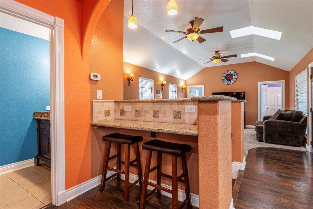 Breakfast bar