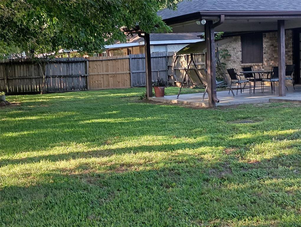 Expansive Back Yard!