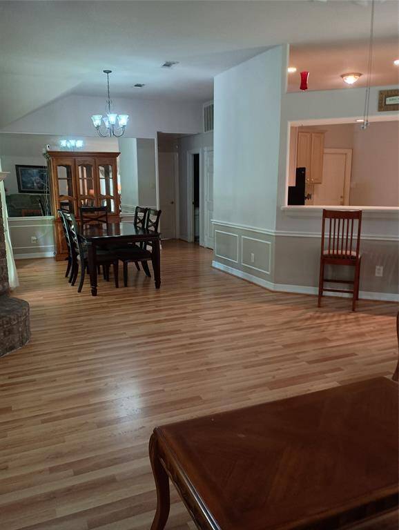 Dining Room and Breakfast Bar