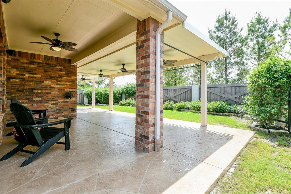 HUGE custom patio great for entertaining!