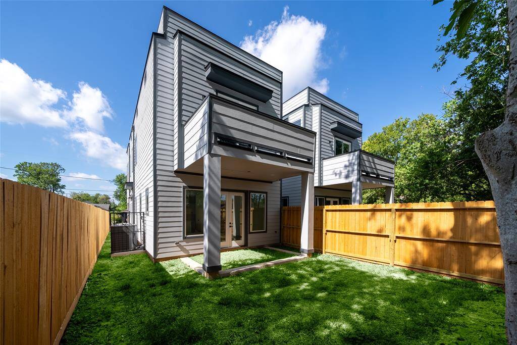REPRESENTATIVE PHOTOS - NOT ACTUAL HOME