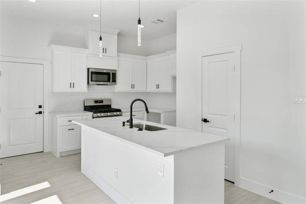 REPRESENTATIVE PHOTOS - NOT ACTUAL HOME