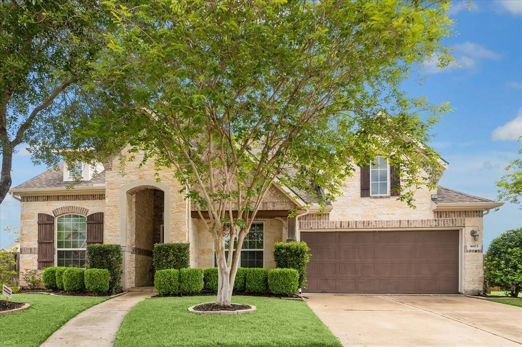 The Aida Younis Team presents 4603 Monarch Bluff in Riverstone!