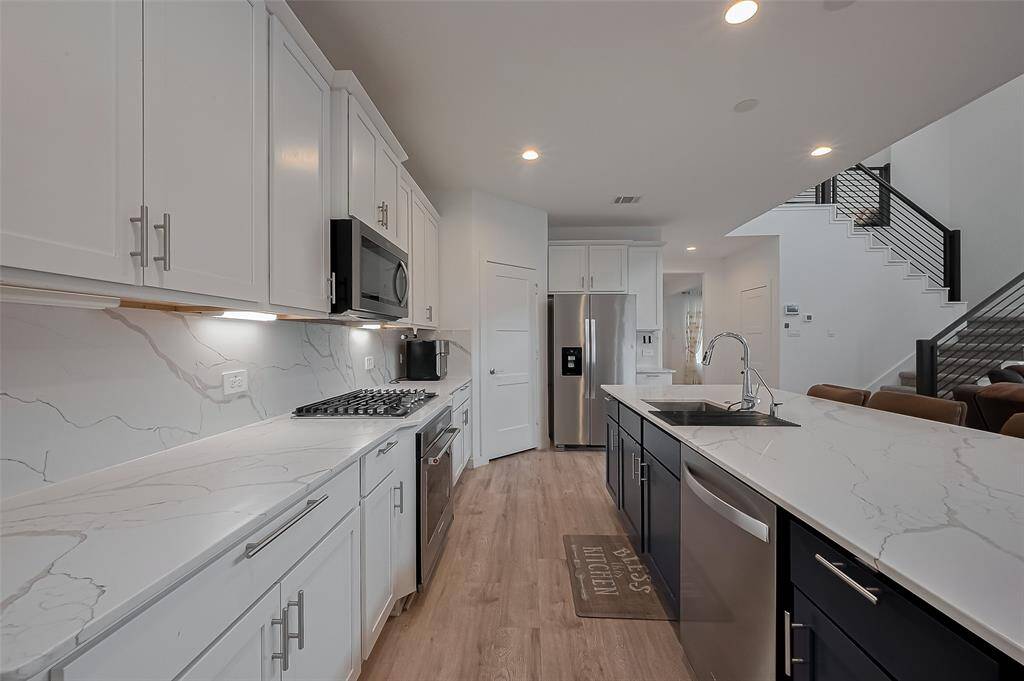 ANOTHER VIEW OF KITCHEN