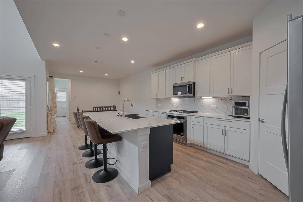 ANOTHER VIEW OF KITCHEN