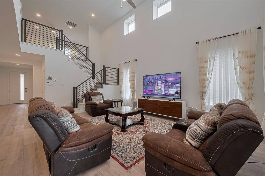 FORMAL LIVING ROOM