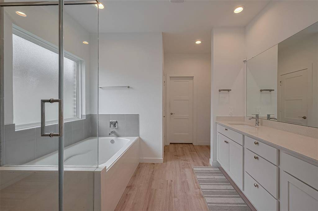 PRIMARY  BATHROOM