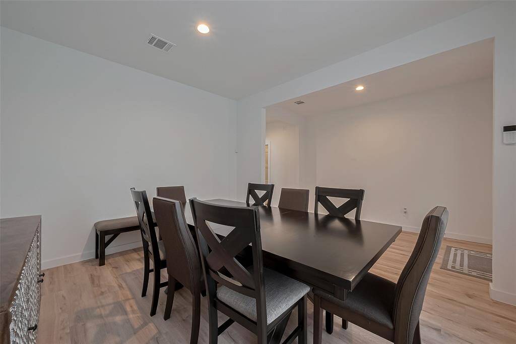 FORMAL DINING