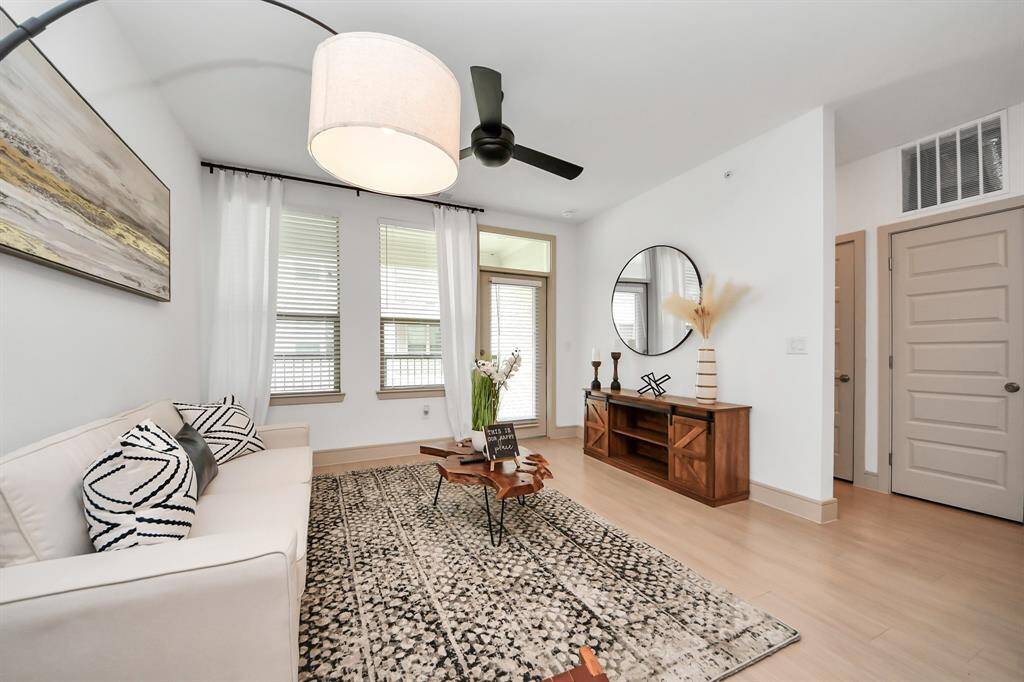 Photos displayed may be of similar apartments or floor plans featuring the same finishes.