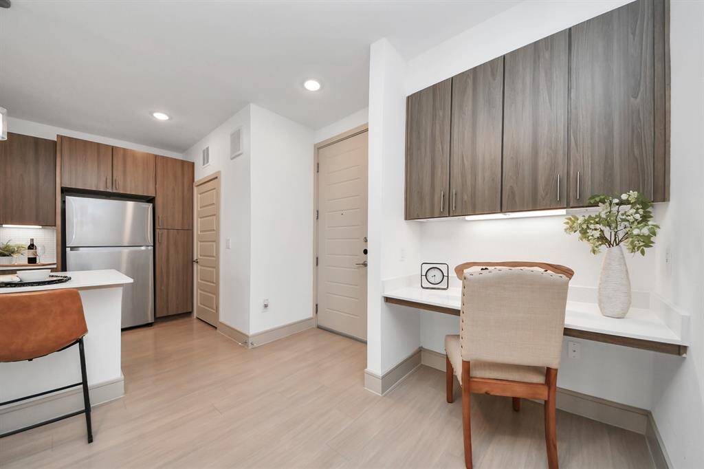 Photos displayed may be of similar apartments or floor plans featuring the same finishes.