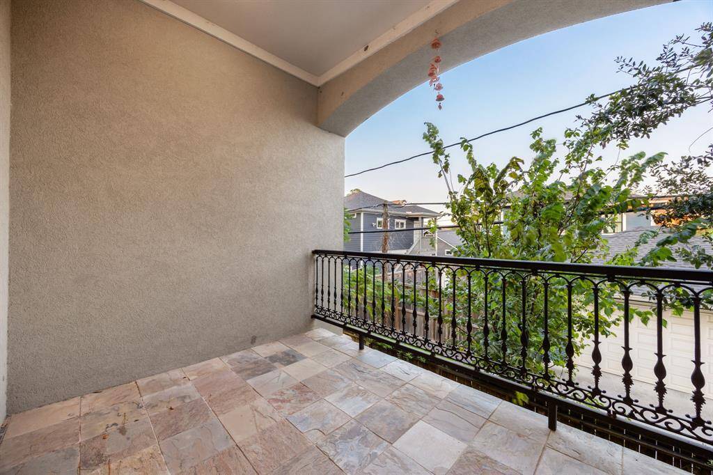 You'll love enjoying the sun out here and those evening quiet times.