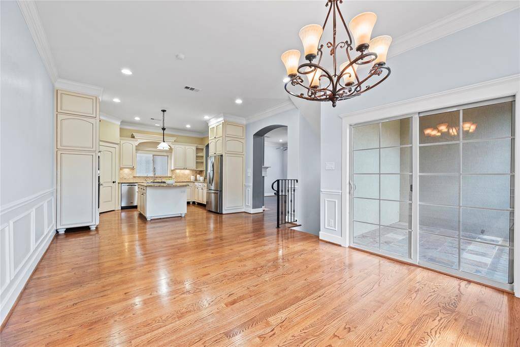 The formal dining space is a luxurious retreat within the home. With its own designated area, it offers a sense of occasion and elegance for special meals and gatherings.