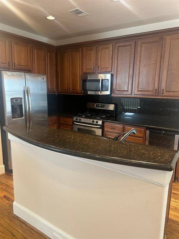 breakfast bar
