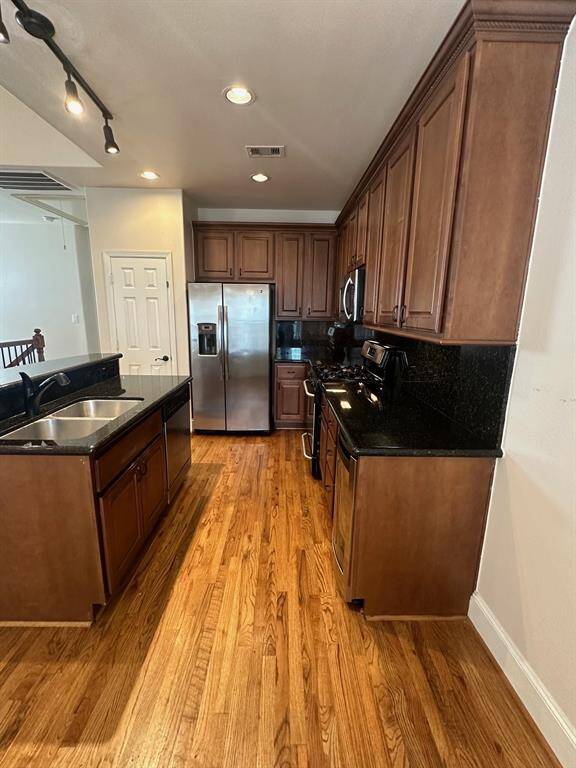 Granite kitchen counters