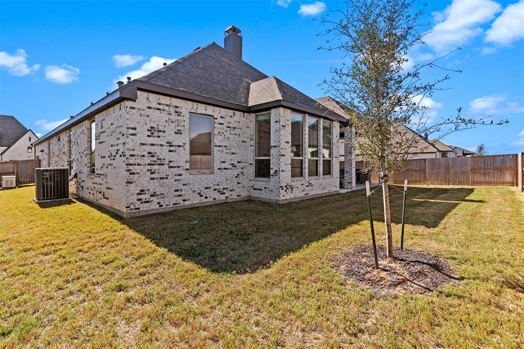 Lots of yard room to entertain or play!
