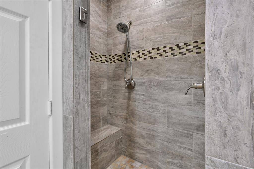 3rd floor standup primary shower