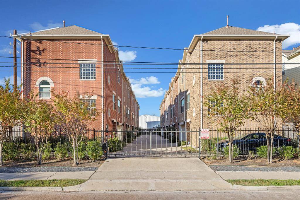 Welcome to 540 Westcross St!