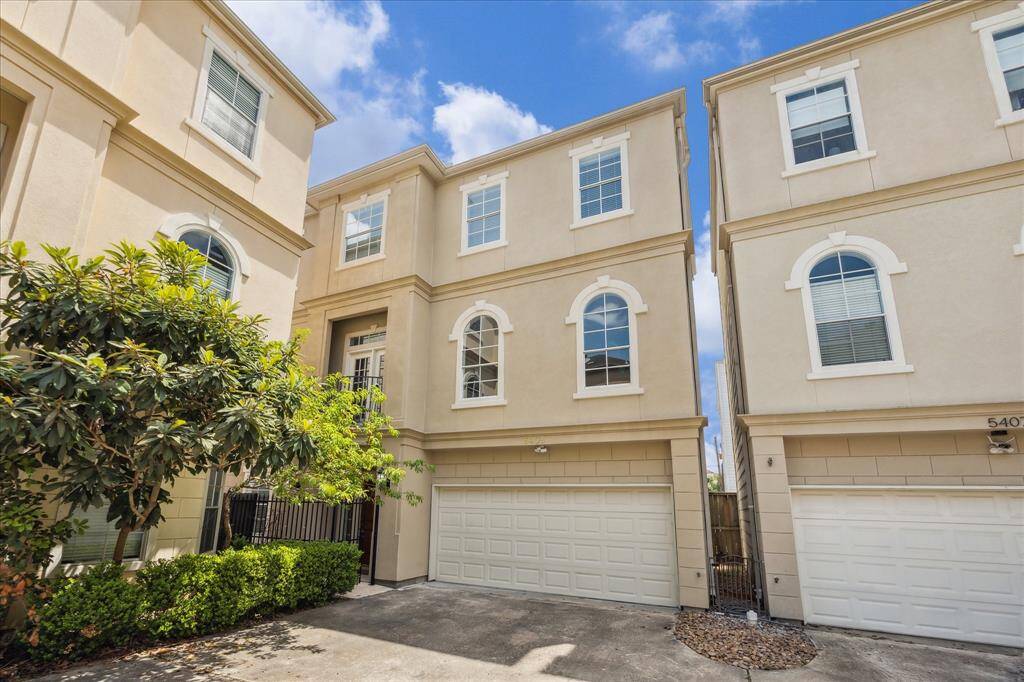Wonderful freestanding home in the heart of Rice Military with no HOA and just blocks to Memorial Park!