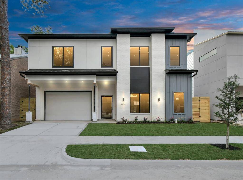 Welcome to 5414 John Dreaper located less than 2 miles from the Galleria and zoned to Houston ISD A rated schools.