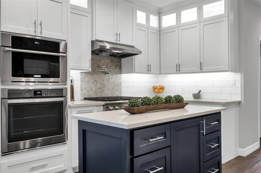 Need more space to entertain? Easily Move the island/buffet anywhere #Brilliant.