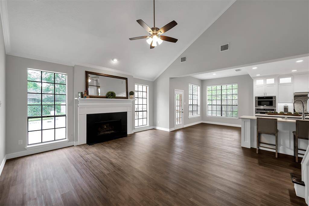 Gorgeous upgraded kitchen w/all the bells and whistles. Perfect for the chef of the house and entertaining