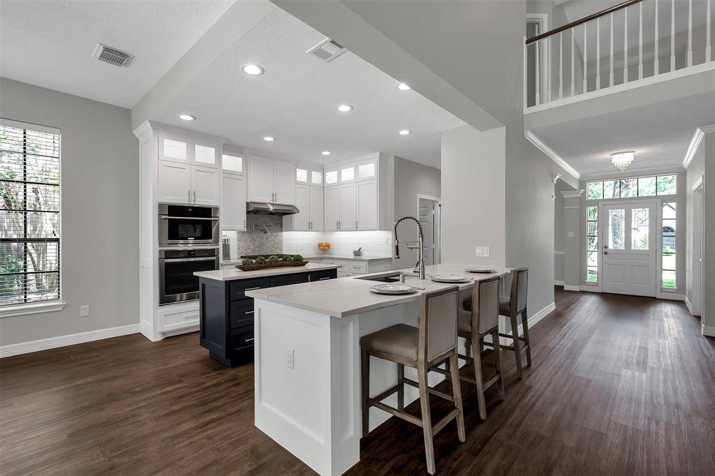 Bright and modern kitchen to suit all your needs