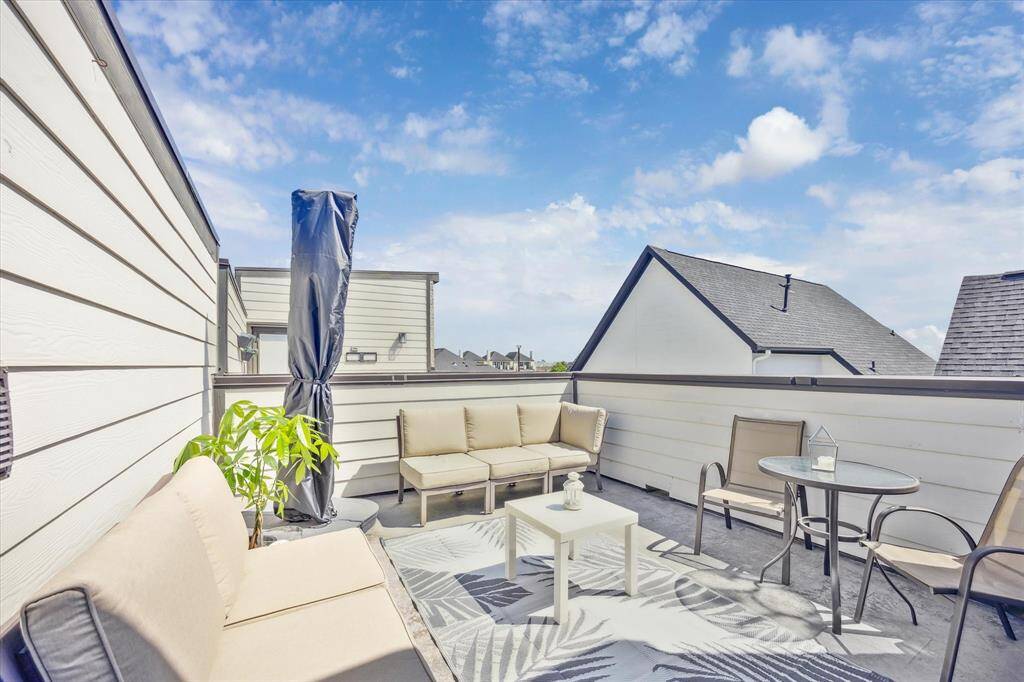 Enjoy the gorgeous weather on the roof top terrace.