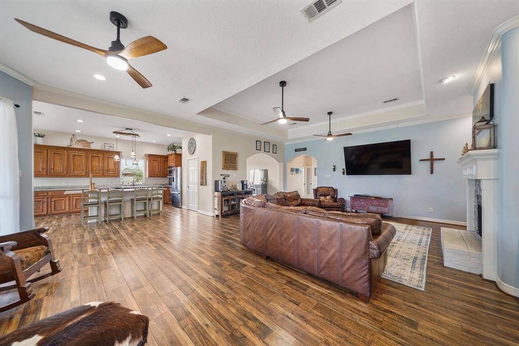 Another view of the living area into kitchen