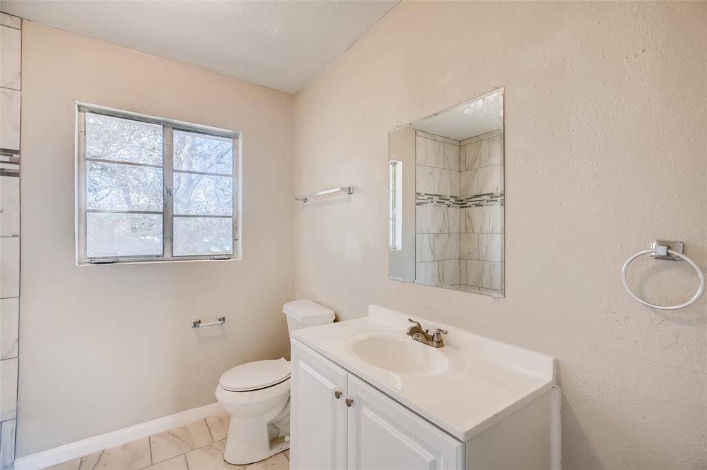 2nd full bathroom.