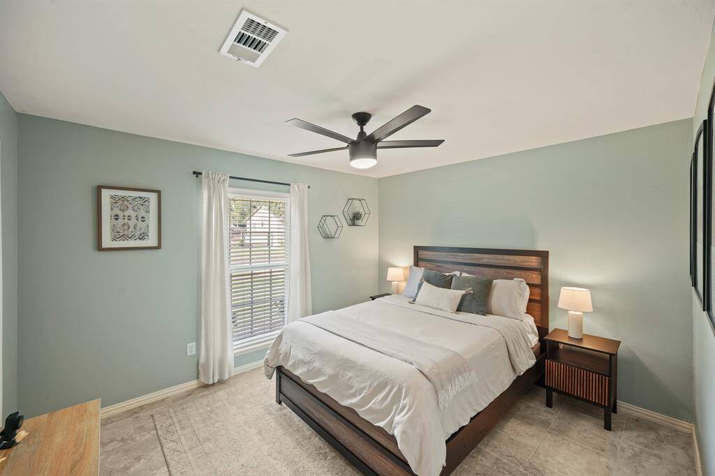 Secondary bedroom
