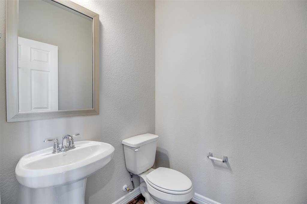 Note: Sample product photo. Actual exterior and interior selections may vary by homesite. Photo may be virtually staged