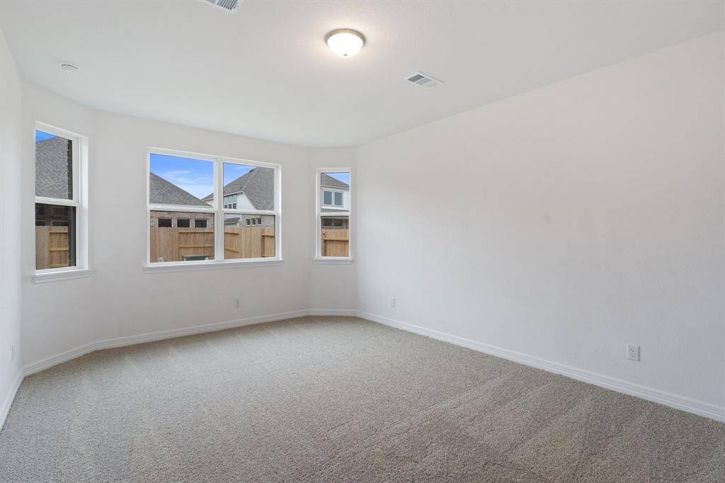 Note: Sample product photo. Actual exterior and interior selections may vary by homesite. Photo may be virtually staged