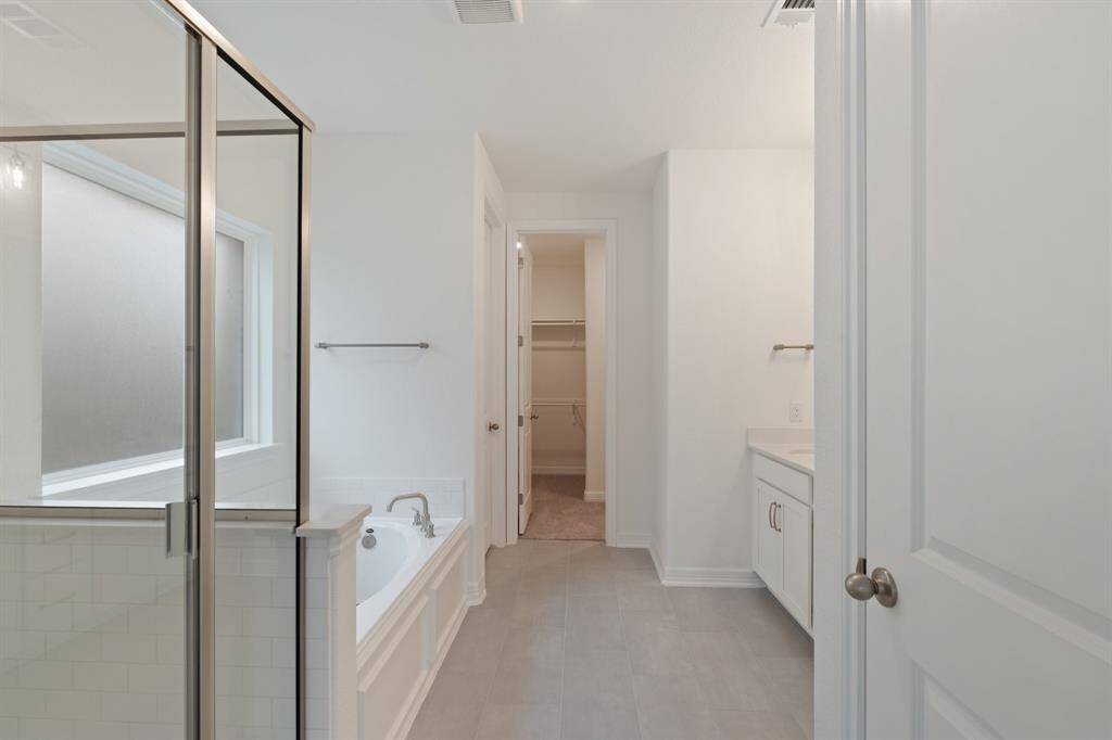 Note: Sample product photo. Actual exterior and interior selections may vary by homesite. Photo may be virtually staged