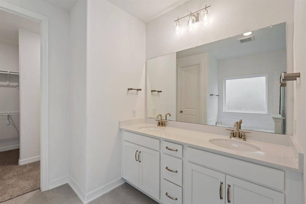 Note: Sample product photo. Actual exterior and interior selections may vary by homesite. Photo may be virtually staged